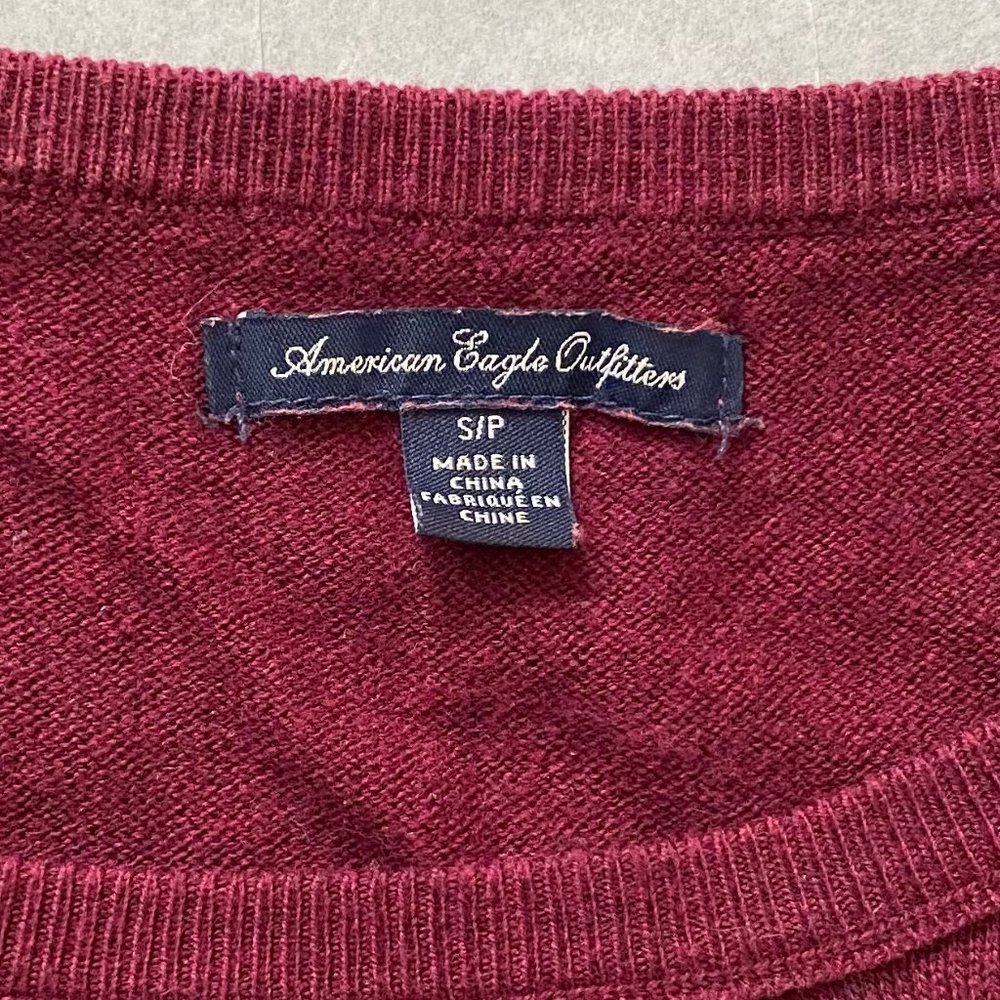 🔴maroon sweater🔴 - Picture 2 of 3